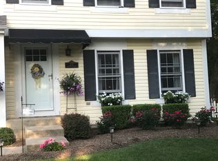 237 Saratoga Ct, Gurnee, IL 60031