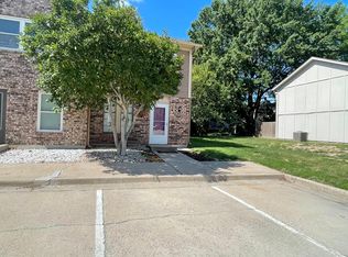 727 SW Liggett Rd APT D, Blue Springs, MO 64015