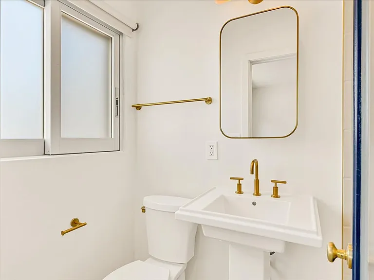 210 S Hamilton Dr #9 — Photo 16