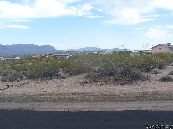 2nd image of 1050 E Hance Dr