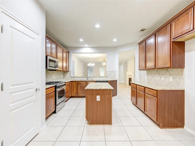 9503 Herons Grove Ln — Photo 6