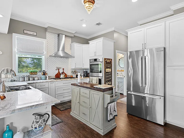 500 Turnberry Ln — Photo 16