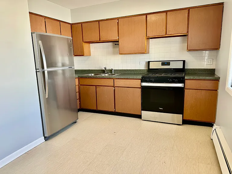 550 N Ardmore Ave #2W — Photo 1