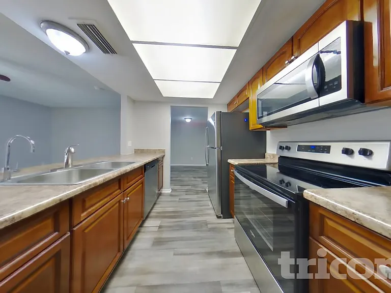 3601 W Country Gables Dr — Photo 6