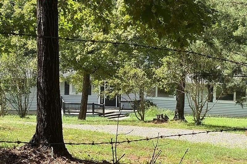 1st image of 240 Deer Springs Rd