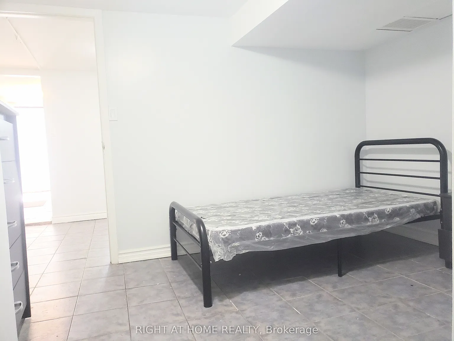 1 bed, $1,175 — Photo 3