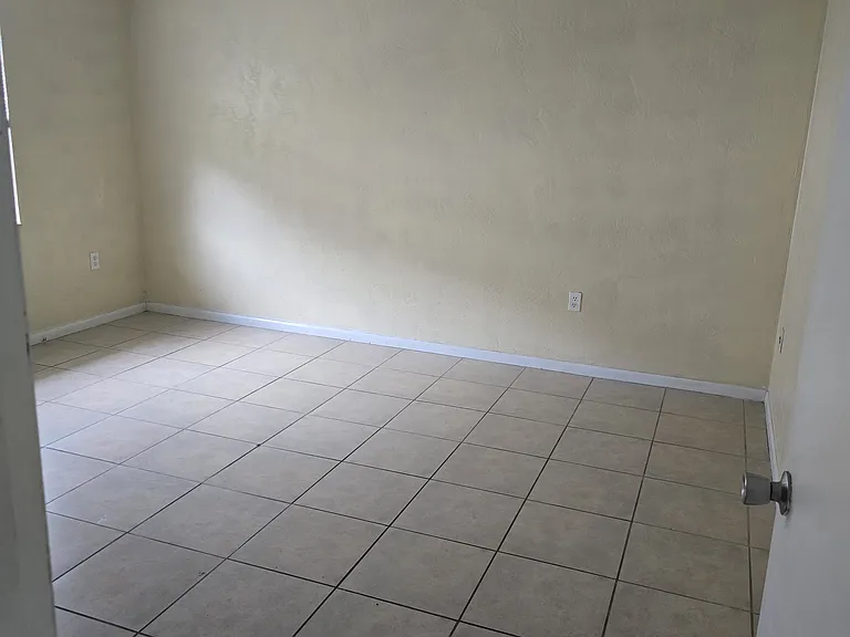 2440 S Palmetto Ave #D — Photo 12