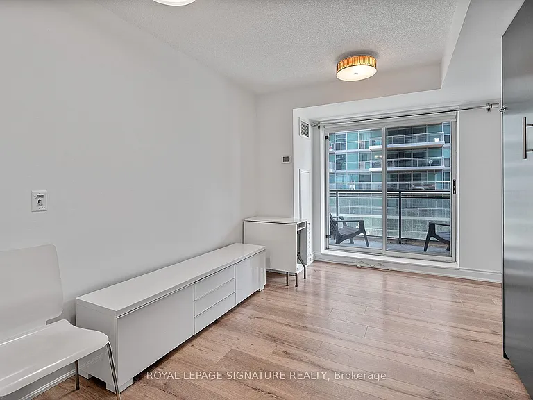 50 Lynn Williams St #614 — Photo 11