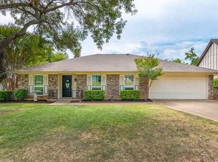 2029 Mesquite Trl, Hurst, TX 76054