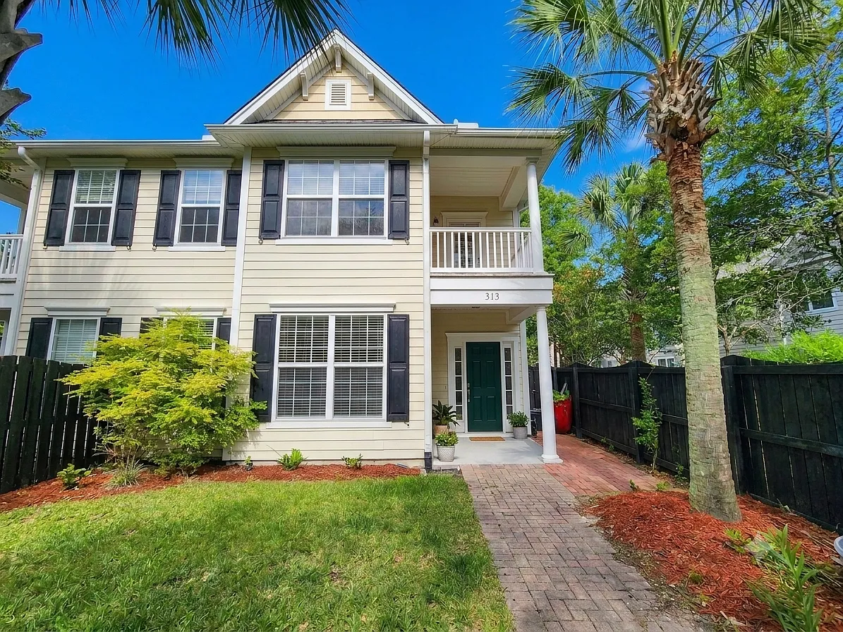 4 bed, 1858 sqft, $3,500 — Photo 2
