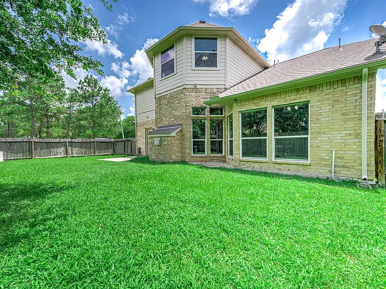 3720 Armand Dr — Photo 40