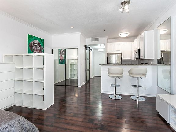 2nd image of 300 N El Molino Ave Unit 211