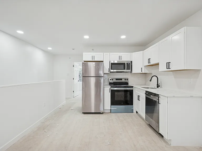 51 Farson St #4 — Photo 2