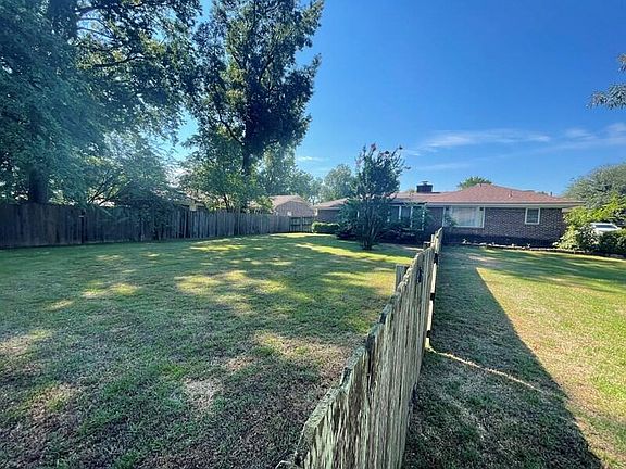 5th image of 22 Sherwood Ln