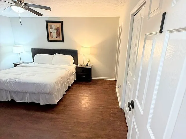 5405 Glen Haven Dr — Photo 2