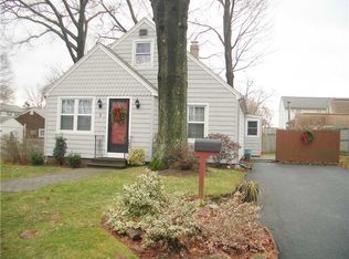 5 Almond St, Lincoln, RI 02865