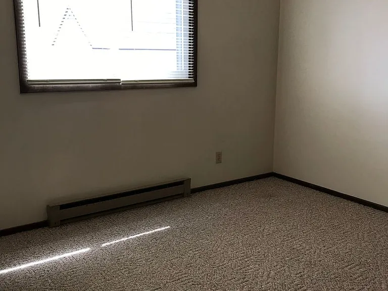 1021 Imperial Cir — Photo 10