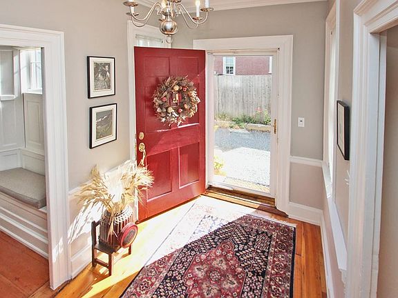 5th image of 82 Middle St #1