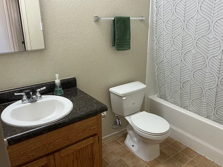 4402 S Jasmine Ave — Photo 8