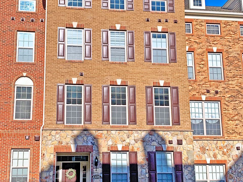 1st image of 43200 Halkett Sq