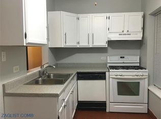 853 W Carmen Ave #B, Chicago, IL 60640