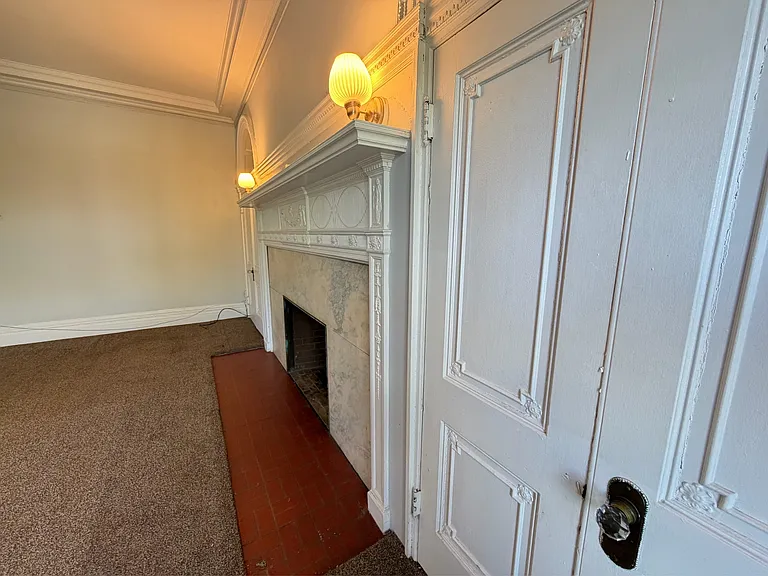 479 Delaware Ave — Photo 9