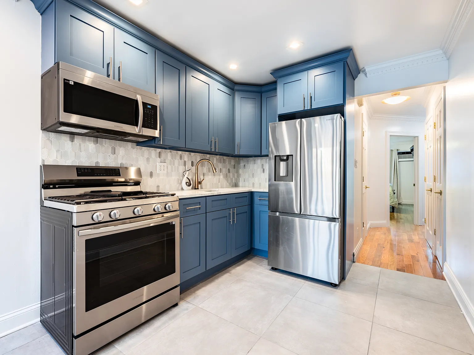 1848 East 52nd Street — Photo 2