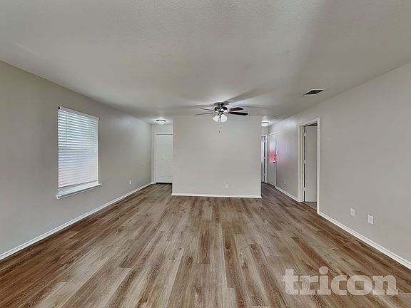 3rd image of 2726 Candleridge Dr