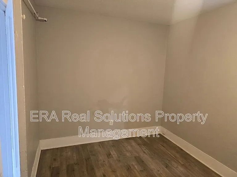 3721 W 33rd St — Photo 11