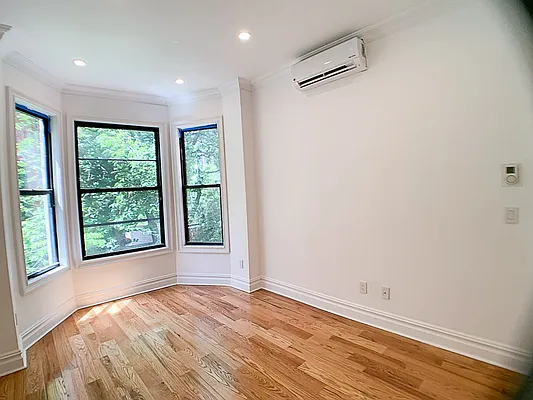 Rented by Francine Realty | media 23