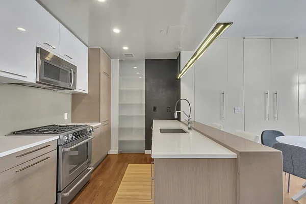 Sold by Compass | media 22