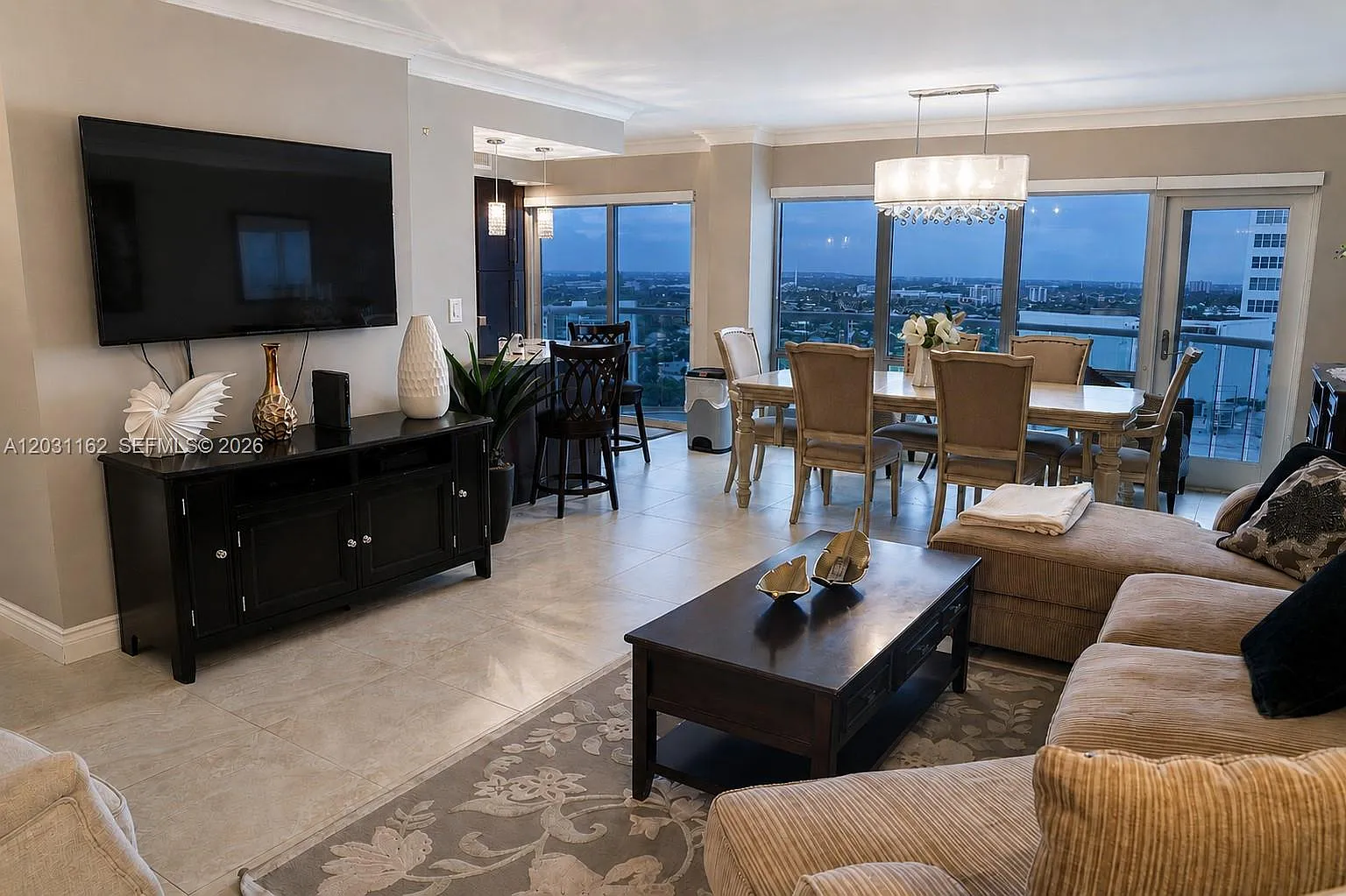 Southpoint Condo — Photo 4
