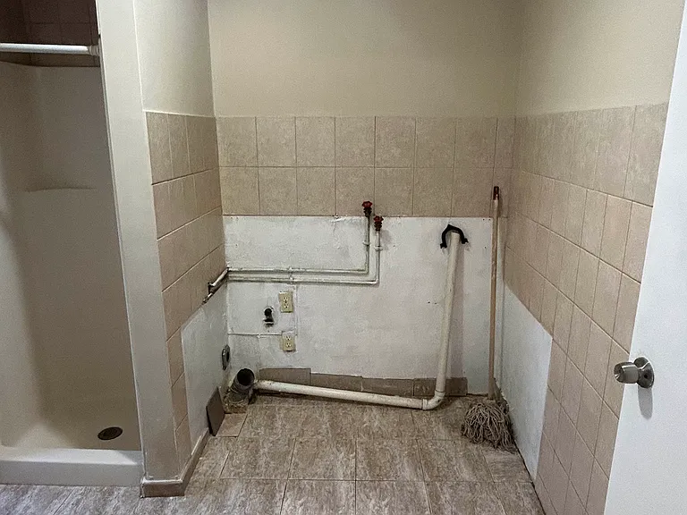 231 N 6th St #A — Photo 11