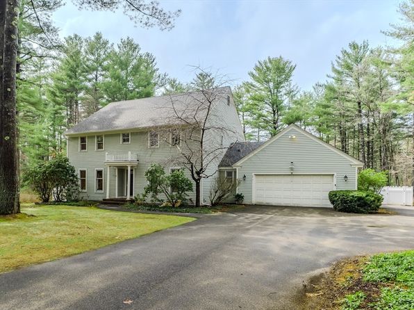 63 Larkspur Dr, Amherst, MA 01002