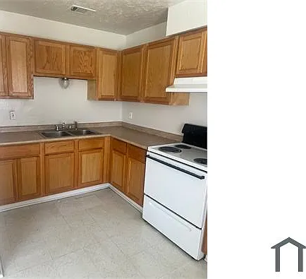 460 Gerard St — Photo 5
