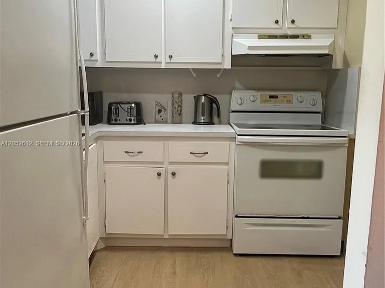 8135 Sunrise Lakes Blvd #308 — Photo 11