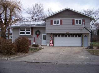 1200 9th Ave N, Clear Lake, IA 50428
