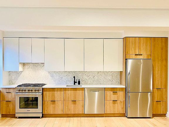 3rd image of 25-40 31st Ave #5A
