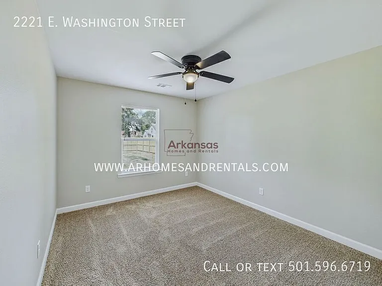 2221 E Washington Ave — Photo 12