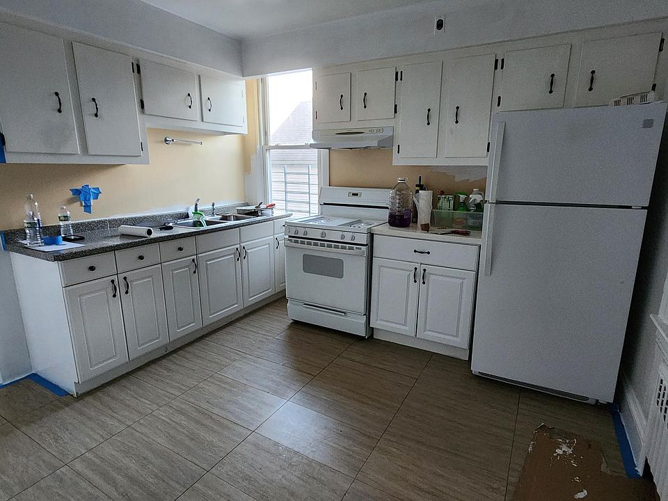 1st image of 122 Convent Pl Floor 2