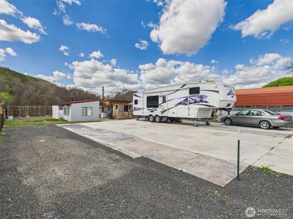 315 W 2nd Street, Starbuck, WA 99359