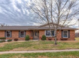 816 Dutch Mill Dr, Ballwin, MO 63011