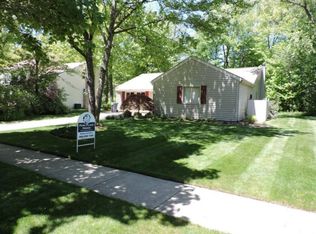 2906 Camberley Ln, Midland, MI