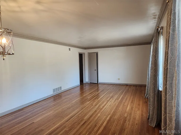 2814 Ashley Ave — Photo 9