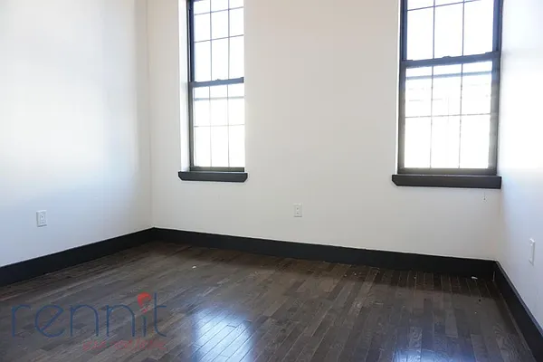 Rented by Rennit Inc. | media 21