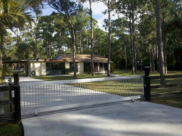 1st image of 4892 Gardner Ln