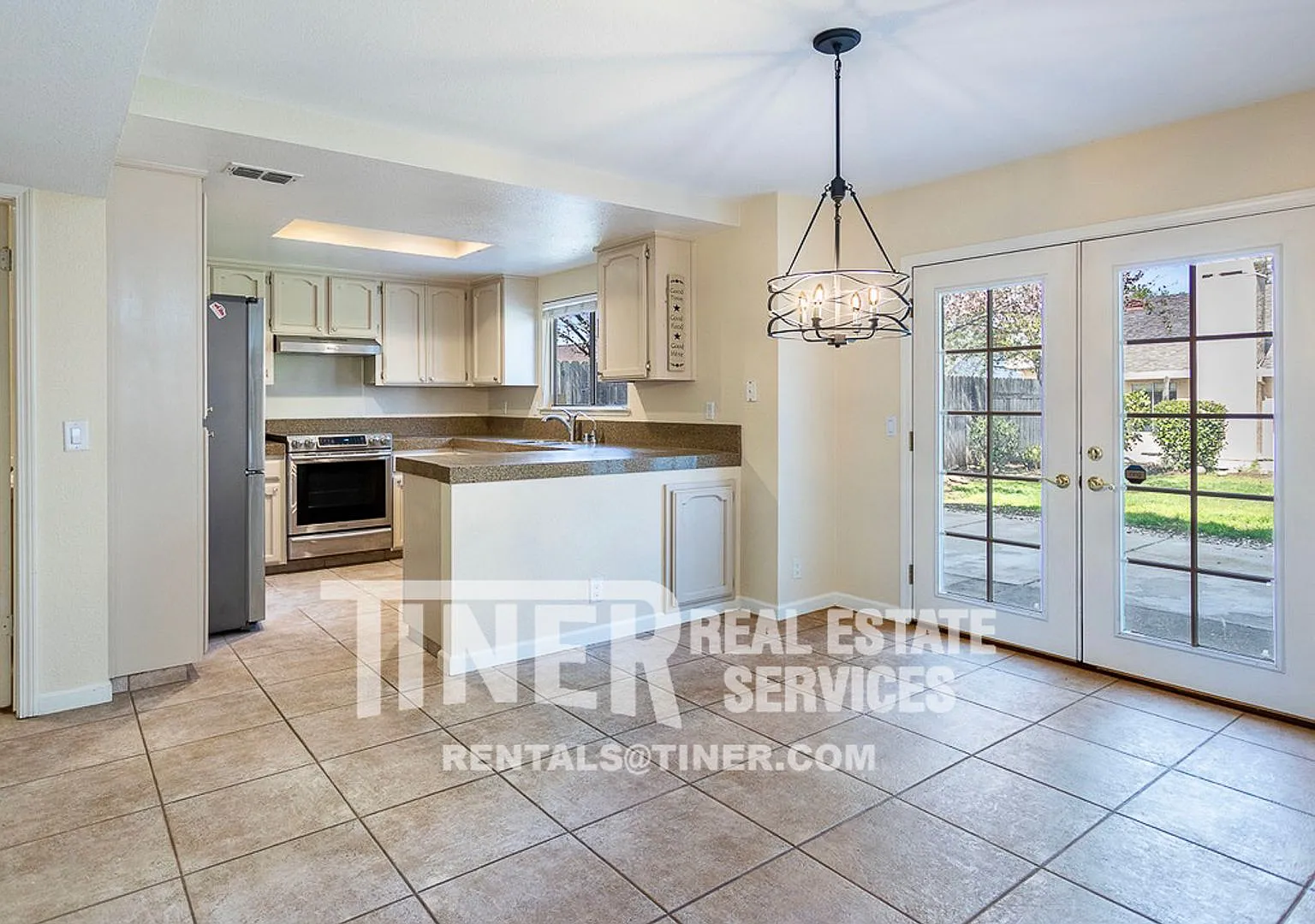 1036 McRae Way - TIER 1 - Roseville Beauty with TWO Primary Suites! — Photo 3