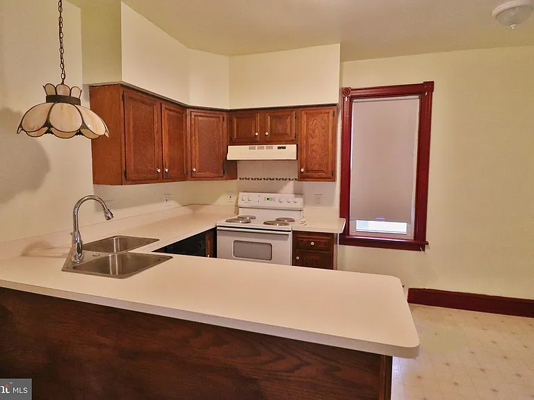 143 Green St — Photo 7