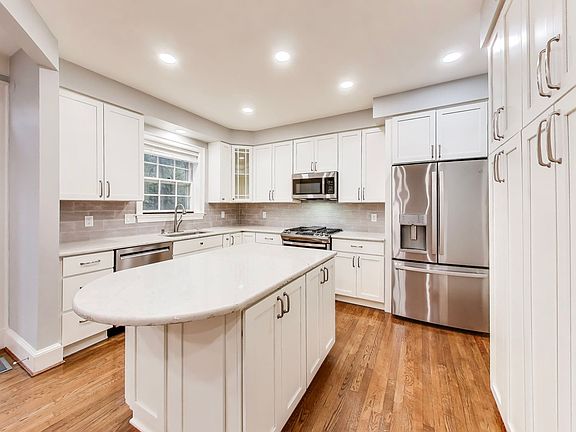 2nd image of 8017 Rising Ridge Rd