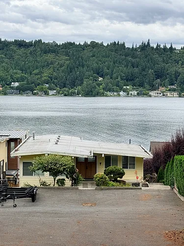 2524 W Lake Sammamish Pkwy NE Photo 1 2524 W Lake Sammamish Pkwy NE Photo 1